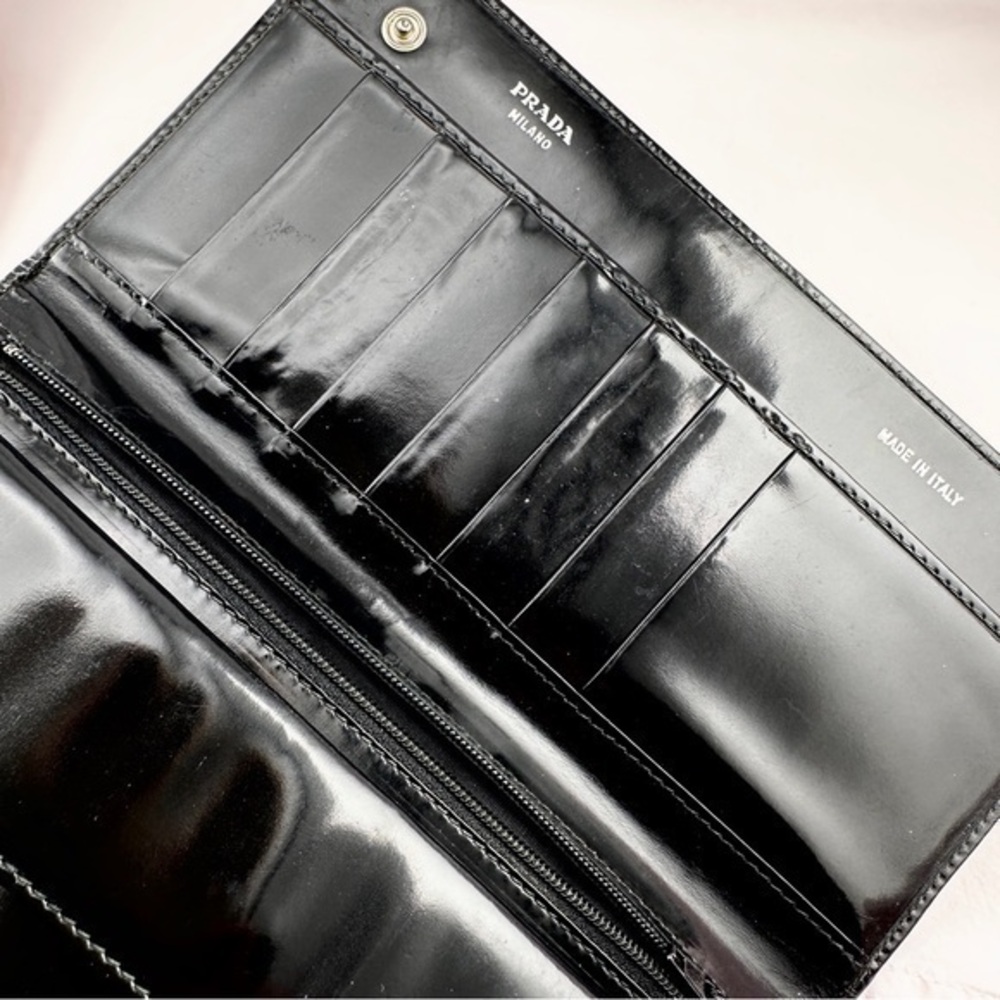 EXCELLENT CONDITION Prada wallet in black. - Picture 14 of 15